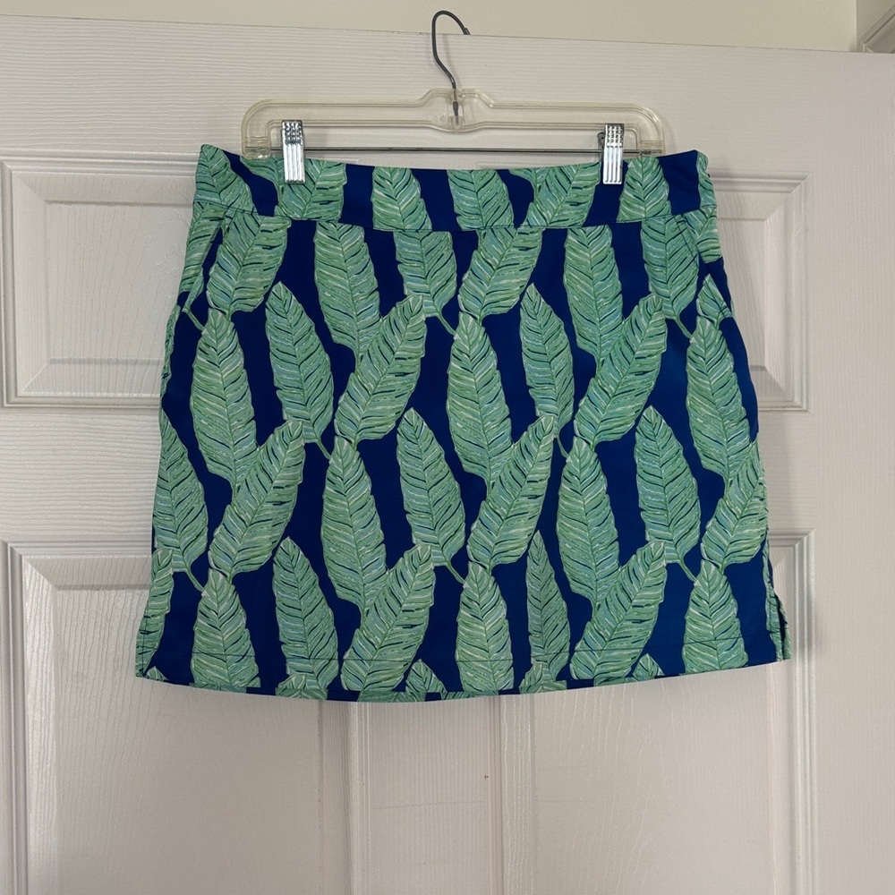 Vineyard Vines Leaf Pattern Mini Skirt in Blue and Green